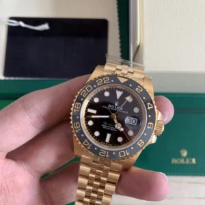 Superclone Rolex GMT-Master II 40 mm Black Dial 126718GRNR
