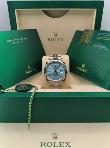 Superclone Rolex Day-Date 40 mm Ice blue Dial 228236 photo review