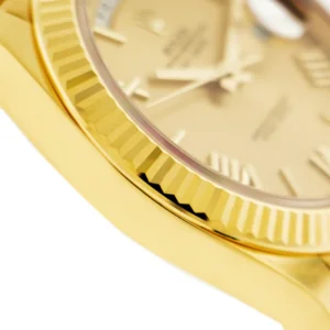 Superclone Rolex Day-Date 40 mm Roman Champagne Dial 228238