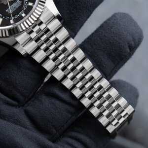 Superclone Rolex Sky-Dweller 42 mm Bright black Dial 336934 Jubilee