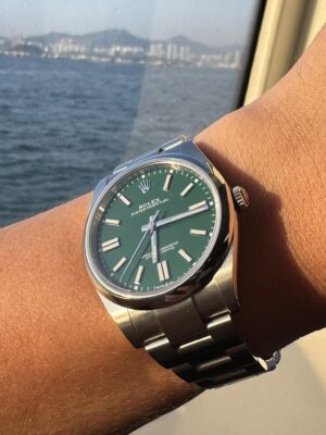 Rolex Oyster Perpetual 41mm Yellow Dial 124300 photo review