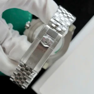 Superclone Rolex GMT-Master II 40 mm 126729VTNR Jubilee “ Absinthe ”