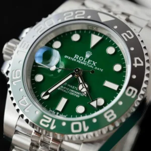 Superclone Rolex GMT-Master II 40 mm 126729VTNR Jubilee “ Absinthe ”