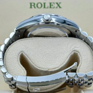 Superclone Rolex Sky-Dweller 42 mm Cadran bleu vif 336934 Jubilee