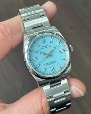 Rolex Oyster Perpetual Lady 36mm Yellow Dial 126000 photo review