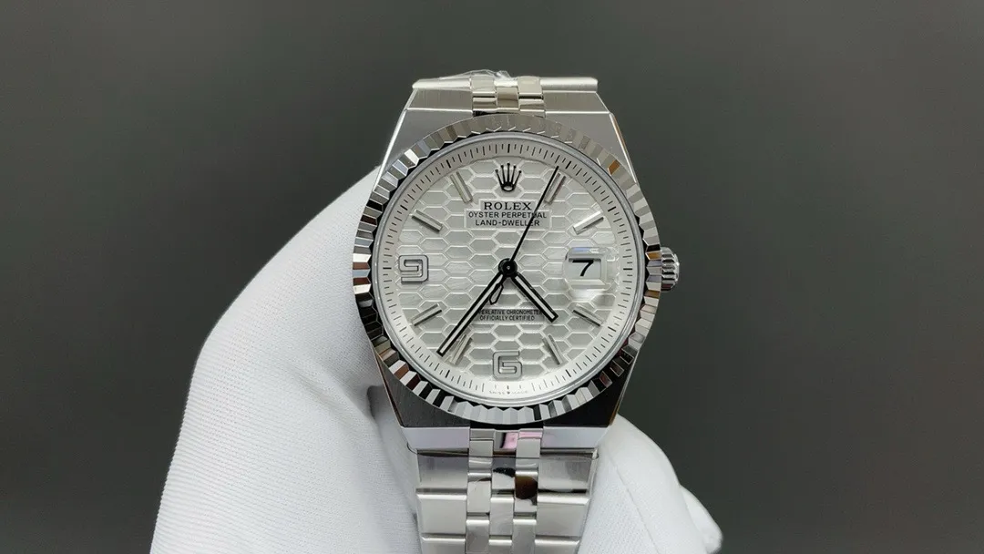 Rolex Land-Dweller 40 mm Oystersteel and white gold