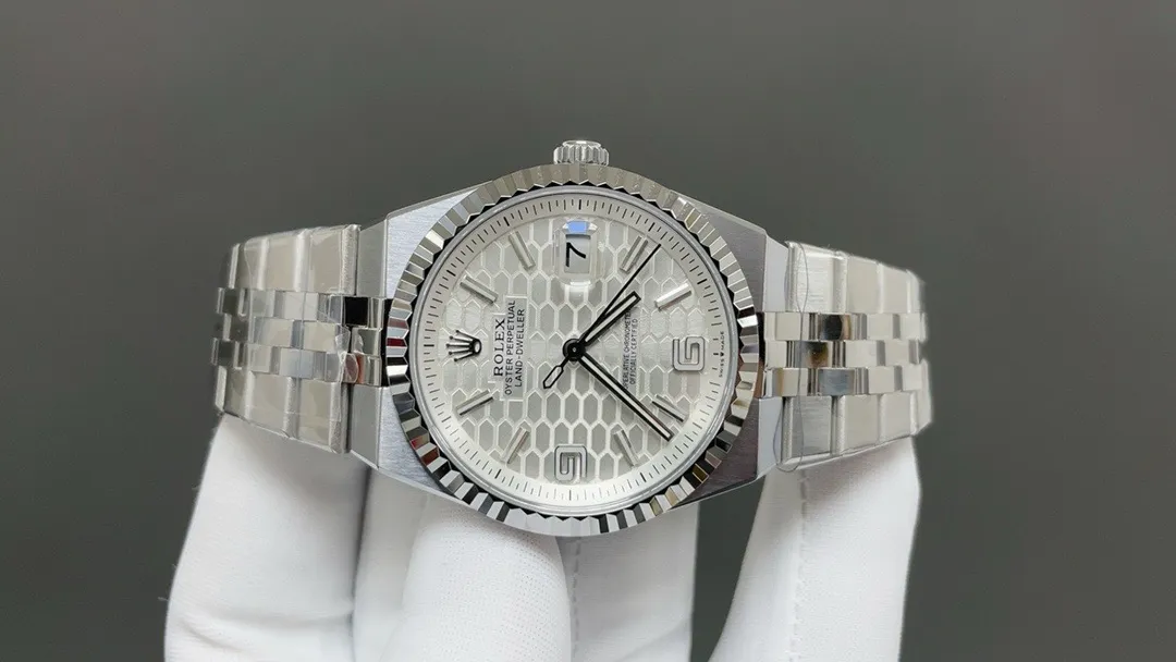 Rolex Land-Dweller 40 mm Oystersteel and white gold