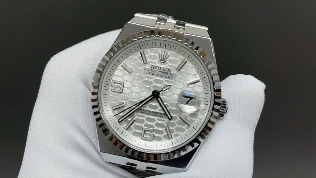 Rolex Land-Dweller 40 mm Oystersteel and white gold
