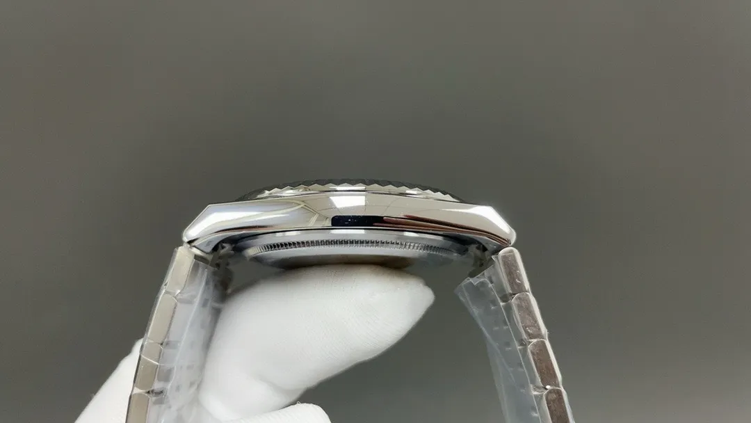 Rolex Land-Dweller 40 mm Oystersteel and white gold