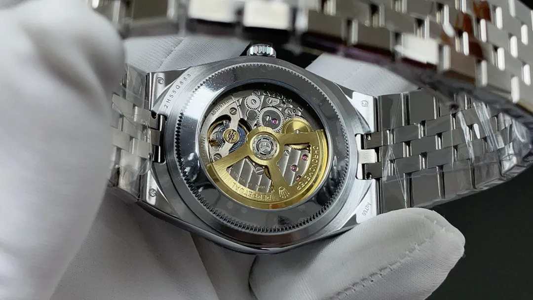 Rolex Land-Dweller 40 mm Oystersteel and white gold