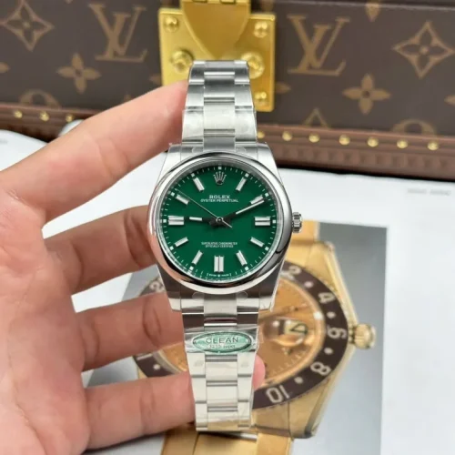 Rolex Oyster Perpetual Lady 36mm Green Dial 126000 photo review