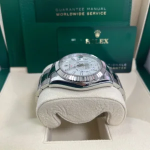 Superclone Rolex Sky-Dweller 42 mm Cadran blanc intense 336934