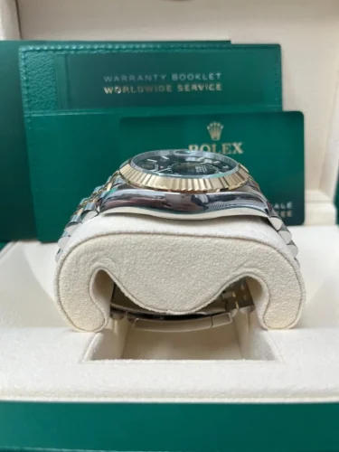 Superclone Rolex Sky-Dweller 42 mm Intense white Dial 336933 Oyster photo review