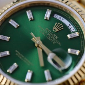 Superclone Rolex Day-Date Bright Green Diamond Dial 128238-0130 36 mm