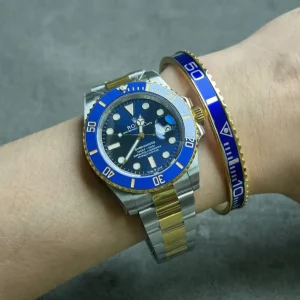 وجهة نظر بديلة لـ Bluesy Blue Submariner Gold Tone Bracelet
