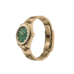 وجهة نظر بديلة لـ Rolex Oyster Perpetual Solid Gold 28mm Yellow Gold (2026)