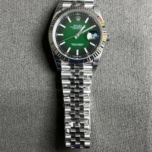وجهة نظر بديلة لـ Rolex Datejust 41 Green Ombré Dial (2026) Jubilee