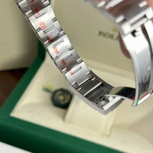 Replica Rolex Oyster Perpetual Green Dial 124300 41 mm
