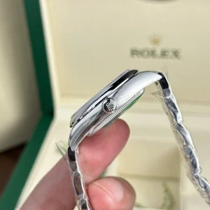 Replica Rolex Oyster Perpetual Green Dial 124300 41 mm