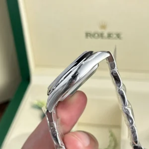 Replica Rolex Oyster Perpetual Green Dial 124300 41 mm