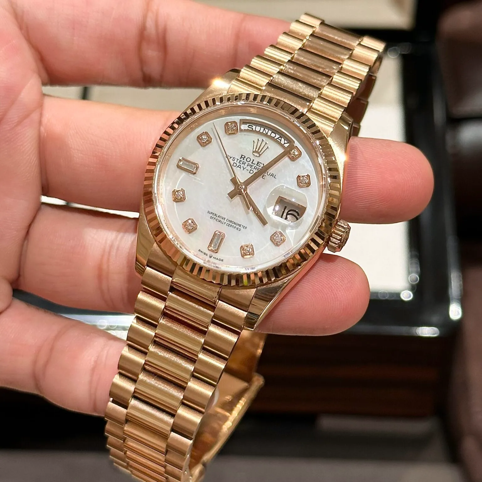 Superclone Rolex Day-Date White Mother-of-Pearl Diamond Dial 128235-0029 36 mm – Image 3