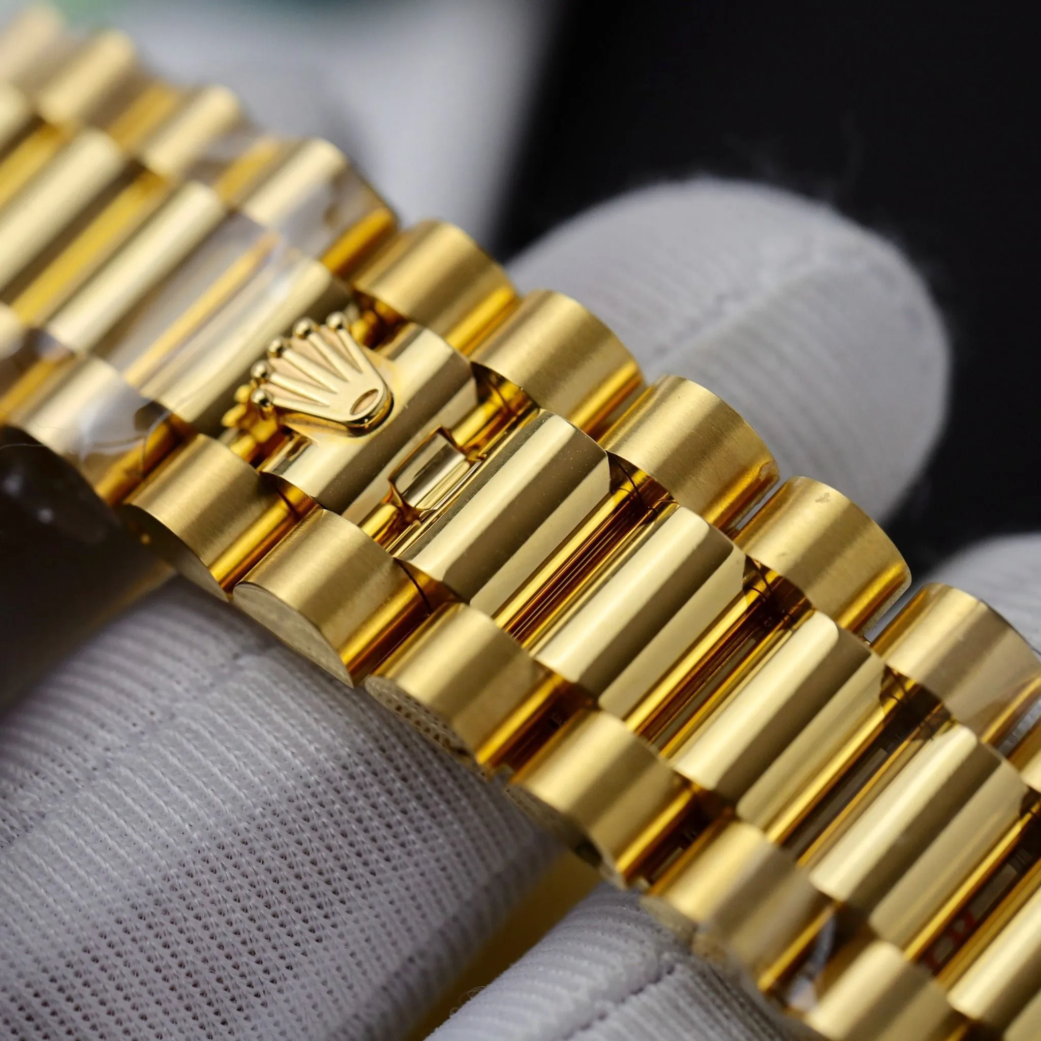 Superclone Rolex Day-Date White Mother-of-Pearl Diamond Dial 128238-0011 36 mm – Image 4