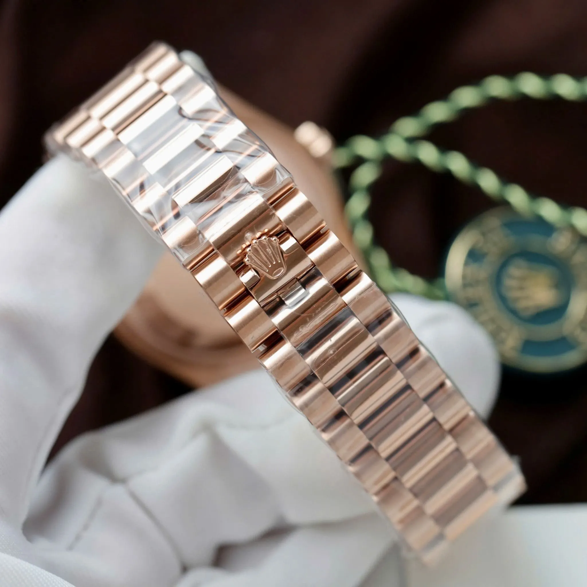 Superclone Rolex Day-Date White Mother-of-Pearl Diamond Dial 128345rbr-0077 36 mm – Bild 5